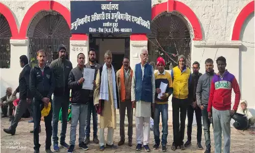 रीवा-सीधी-सिगरौली-सतना-ललितपुर रेल परियोजना में प्रभावित किसानो को नौकरी न मिलने के कारण 5000 ने परिवार ने मांगी इच्छा मृत्यु रीवा-सीधी-सिगरौली-सतना-ललितपुर रेल परियोजना में प्रभावित किसानो को नौकरी न मिलने के कारण 5000 ने परिवार ने मांगी इच्छा मृत्यु