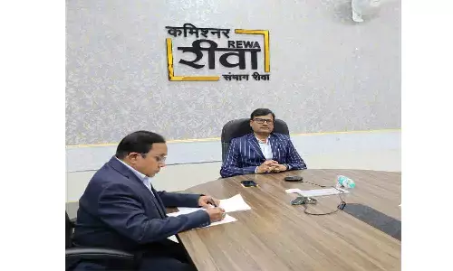 रीवा: समय पर जाँच कराने से कैंसर की पहचान और पूरा उपचार संभव है: डॉक्टर धारकर