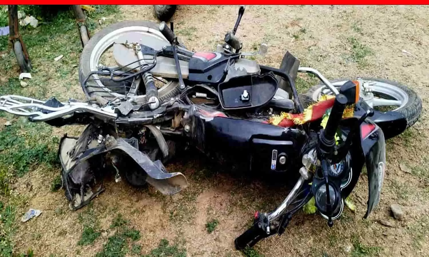 रीवा में हेलमेट ने बचाई युवक की जान: एक किमी तक मौत से लड़ता रहा, बाइक क्षतिग्रस्त
