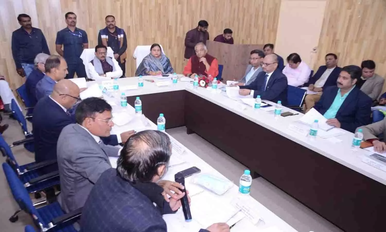 MP: जिला अस्पताल एवं सिविल अस्पतालों को और सशक्त बनाया जाएगा, रिक्त पड़े पदों की पूर्ति की जाए