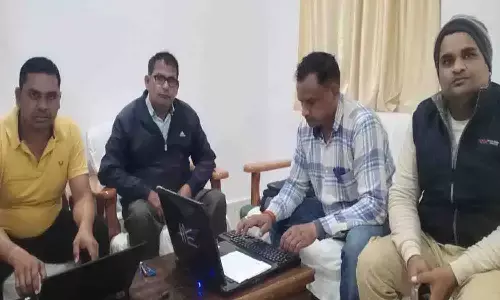 रीवा: 20000 रूपए की घूंस लेते पटवारी गिरफ्तार, बंटवारा और नक्शा तमीम के लिए मांगी थी रिश्वत रीवा: 20000 रूपए की घूंस लेते पटवारी गिरफ्तार, बंटवारा और नक्शा तमीम के लिए मांगी थी रिश्वत