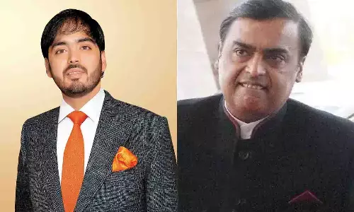 छोटे बेटे ने खोल दी पिता मुकेश अंबानी की पोल, कहा मेरे पिता... छोटे बेटे ने खोल दी पिता मुकेश अंबानी की पोल, कहा मेरे पिता...
