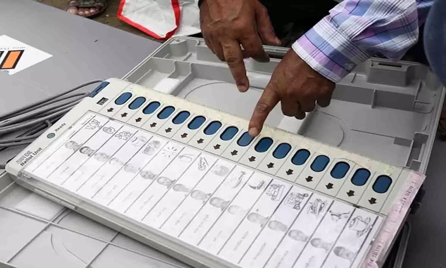 रीवा: मतदाताओं के लिए जरूरी खबर, इस बार वोटिंग मशीन में होगा इसका बटन