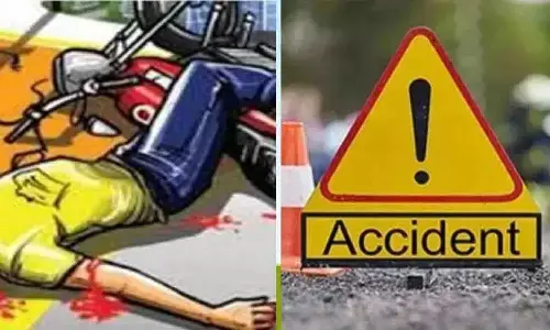 भयंकर एक्सीडेंट से रीवा में पसरा मातम, बुलट बाइक में बैठे 3 युवको की मौके पर मौत भयंकर एक्सीडेंट से रीवा में पसरा मातम, बुलट बाइक में बैठे 3 युवको की मौके पर मौत