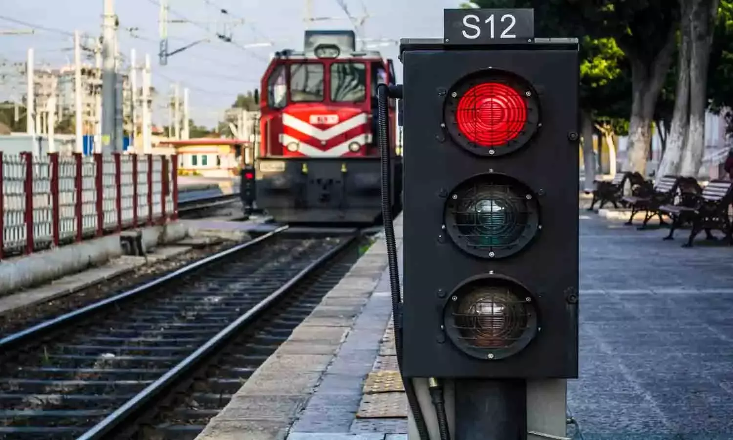 MP के ट्रेनों की बढ़ेगी रफ़्तार, रेलवे लगा रहा आटोमैटिक सिग्नल, भोपाल-इटारसी समेत...