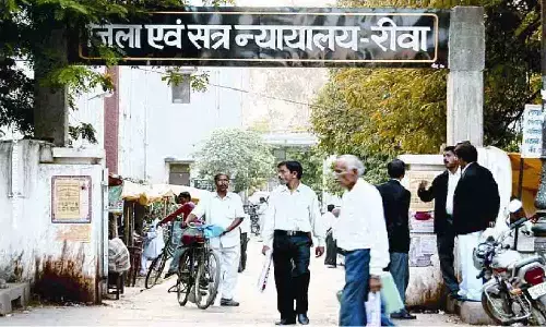 लोक अभियोजक कार्यालय में मुख्यमंत्री डॉ. मोहन यादव के पिता के आकस्मिक निधन पर हुई शोक सभा आयोजित लोक अभियोजक कार्यालय में मुख्यमंत्री डॉ. मोहन यादव के पिता के आकस्मिक निधन पर हुई शोक सभा आयोजित