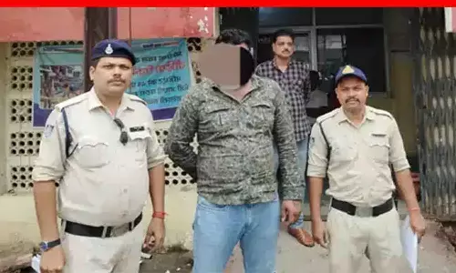 रीवा में हर्ष फायरिंग का वीडियो वायरल, आरोपी गिरफ्तार; सोशल मीडिया में अपलोड किया था वीडियो रीवा में हर्ष फायरिंग का वीडियो वायरल, आरोपी गिरफ्तार; सोशल मीडिया में अपलोड किया था वीडियो