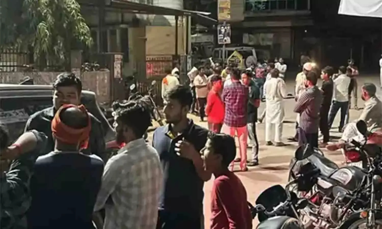 राजस्थान के धौलपुर सड़क हादसे में 12 की मौत: शादी समारोह से लौट रहा था परिवार, ट्रक-ऑटो की भिड़ंत में हुए हादसे का शिकार राजस्थान के धौलपुर सड़क हादसे में 12 की मौत: शादी समारोह से लौट रहा था परिवार, ट्रक-ऑटो की भिड़ंत में हुए हादसे का शिकार