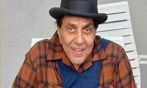 89 साल की उम्र में जेल जाएंगे धर्मेंद्र? 89 साल की उम्र में जेल जाएंगे धर्मेंद्र?