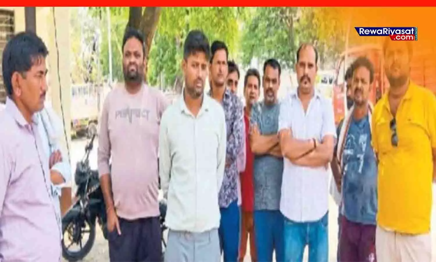 रीवा में युवक की पीट-पीटकर हत्या: शादी से लौटते समय शराब तस्करों से हुआ विवाद? झोपड़ी में आग लगने की भी सूचना