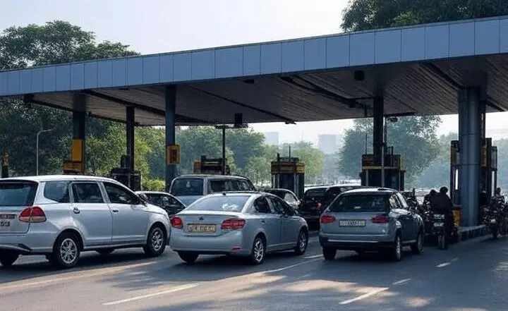अब हर टोल पर लगेगा सिर्फ 15 रुपए: फास्टैग से मिलेगा ₹3000 का सालाना पास, टोल प्लाजा पर अब लंबी कतारें नहीं!