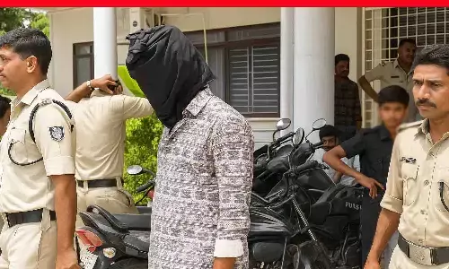 रीवा में नाबालिग से दुष्कर्म: पिता के दोस्त ने घर में घुसकर किया घिनौना काम, गिरफ्तार