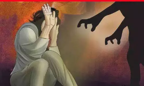 सीधी: दलित युवती के साथ सामूहिक बलात्कार, तीन आरोपी गिरफ्तार, पांच टीमें कर रहीं बाकी की तलाश सीधी: दलित युवती के साथ सामूहिक बलात्कार, तीन आरोपी गिरफ्तार, पांच टीमें कर रहीं बाकी की तलाश