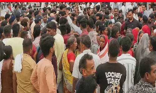 रीवा में दिव्यांग युवक की मौत पर हंगामा: परिजनों ने किया चक्का जाम, हत्या का केस दर्ज करवाने अड़े परिजन