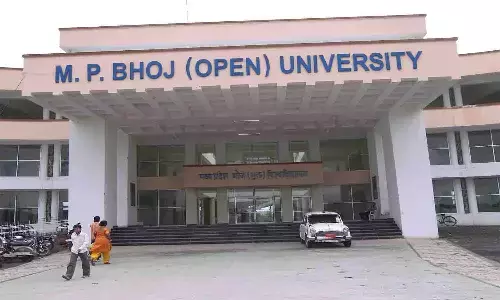 MP Bhoj Exam Form 2025: Madhya Pradesh Bhoj University सेंमेस्टर परीक्षा 2025 के UG/PG छात्रों के लिए ऑनलाइन Exam Form, fees, last dates, स्टेप-बाय-स्टेप प्रक्रिया MP Bhoj Exam Form 2025: Madhya Pradesh Bhoj University सेंमेस्टर परीक्षा 2025 के UG/PG छात्रों के लिए ऑनलाइन Exam Form, fees, last dates, स्टेप-बाय-स्टेप प्रक्रिया