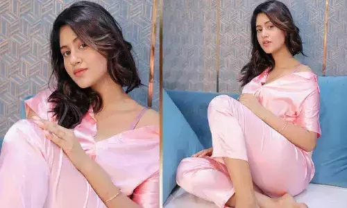 Anjali Arora के ये 7 ग्लैमरस लुक्स हुए वायरल | Anjali Arora Top 7 Bold Looks