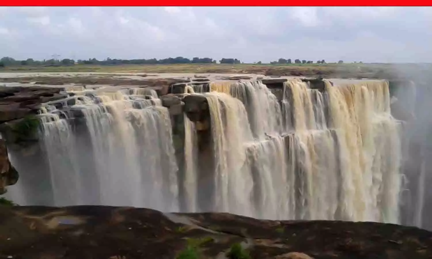 अंधेरा होने से रेसक्यू ऑपरेशन शुरू नहीं हो पाया। अंधेरा होने से रेसक्यू ऑपरेशन शुरू नहीं हो पाया।