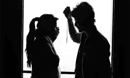 दिल्ली में एक्स्ट्रा मैरिटल अफेयर के मामले सबसे ज्यादा | Extra Marital Affair in Delhi Exposed