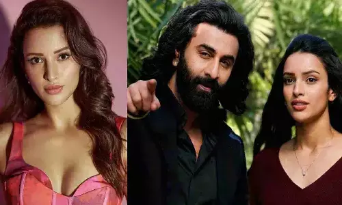 Animal Controversy: ट्रोलिंग से परेशान हो गई थीं Triptii Dimri की बहन Animal Controversy: ट्रोलिंग से परेशान हो गई थीं Triptii Dimri की बहन