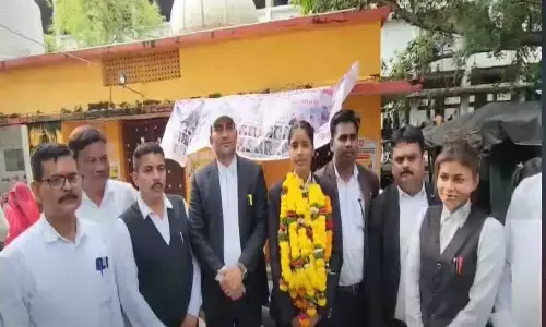 रीवा की बेटी अंजना सिंह ने किया कमाल, यूरोप की सबसे ऊंची चोटी माउंट एल्ब्रुस पर फहराया तिरंगा; शहर में हुआ भव्य स्वागत