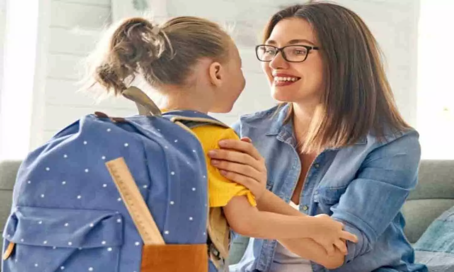 स्कूल के बाद बच्चों से पूछें ये 5 सवाल, एक्सपर्ट्स ने बताए फायदे | Parenting Tips