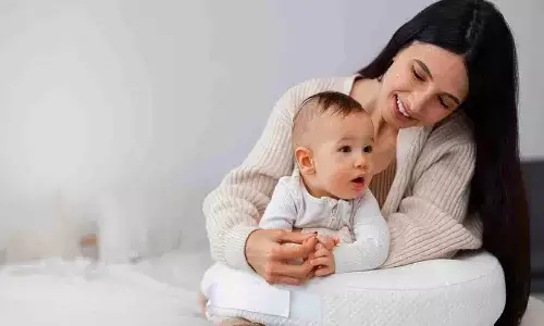 बच्चों को क्यों नहीं लगाना चाहिए परफ्यूम? जानें Expert Advice