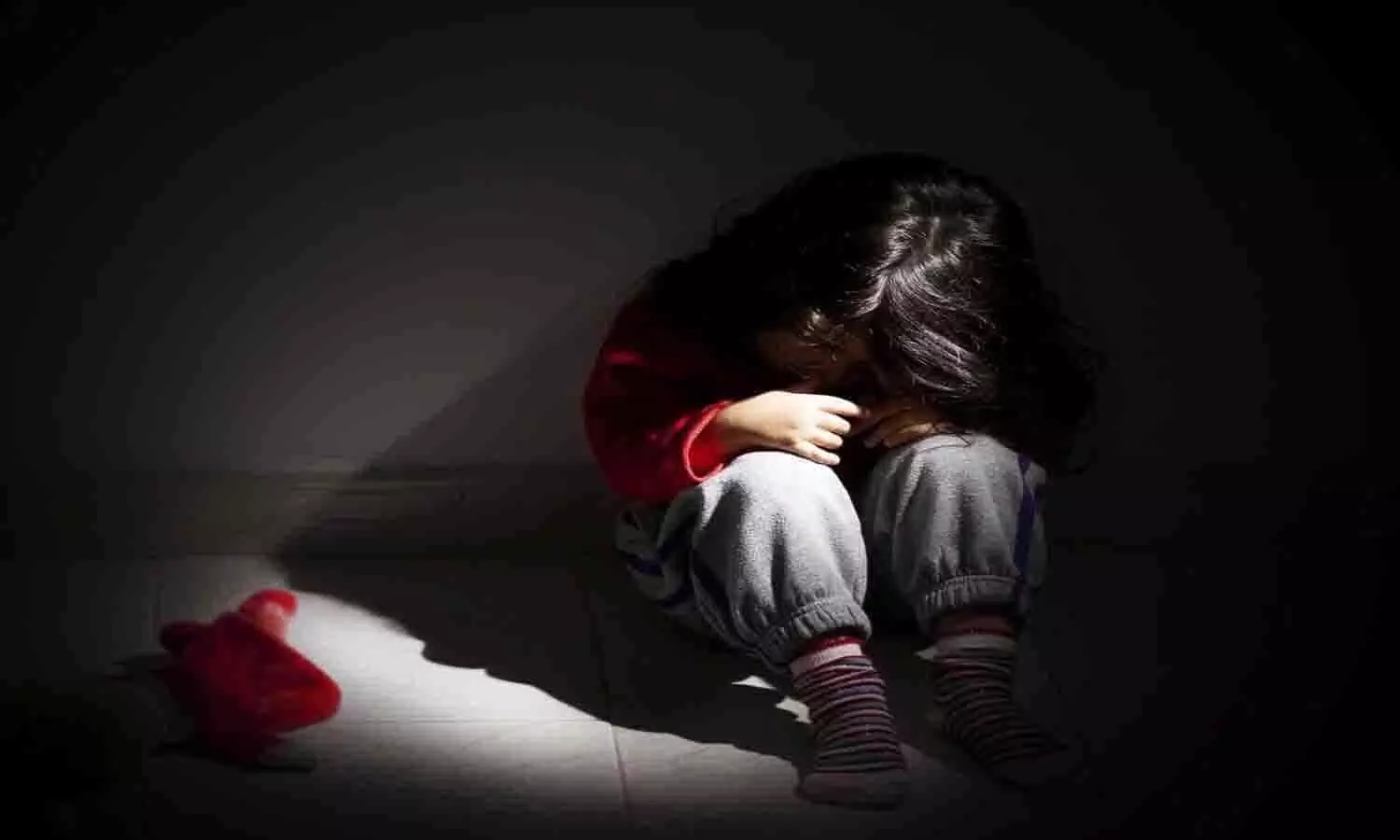 2 साल की बच्ची से चाचा ने किया दुष्कर्म