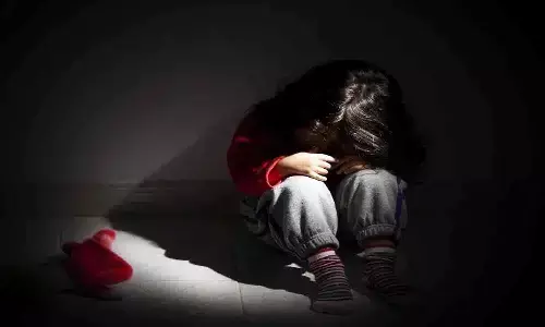 2 साल की बच्ची से चाचा ने किया दुष्कर्म