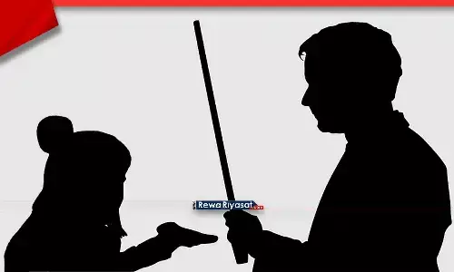 मैहर में हेडमास्टर ने छात्रा को पीटा: मुक्का मारकर दांत तोडा, केस दर्ज