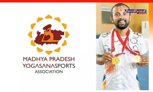MP Yogasana Sports: रीवा के आदर्श पांडेय ने योग में जीते दो गोल्ड, नेशनल के लिए चयनित हुए