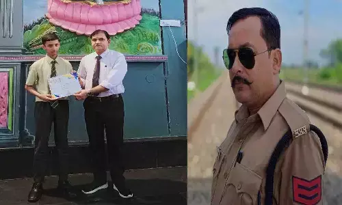 रीवा के सागर सिंह सेंगर ने बढ़ाया मान, 14 साल की उम्र में जीता उत्कृष्ट ड्राइंग का अवार्ड, पिता दे रहे पुलिस में सेवा...