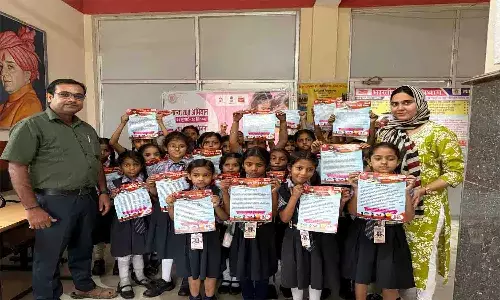 रीवा: बीपीएस विद्यालय में डाक विभाग ने लगाया विशेष कैम्प, सुकन्या समृद्धि और आधार कार्ड बनवाकर अभिभावकों को दी बड़ी राहत