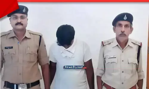 रीवा में शादी का झांसा देकर युवती से दुष्कर्म: शादीशुदा निकला आरोपी, नर्स को कुंवारा बताया था; आरोपी गिरफ्तार रीवा में शादी का झांसा देकर युवती से दुष्कर्म: शादीशुदा निकला आरोपी, नर्स को कुंवारा बताया था; आरोपी गिरफ्तार