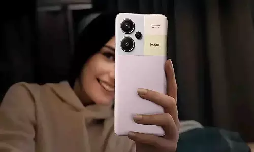 200MP कैमरा वाले टॉप स्मार्टफोन्स 2025, जानें प्राइस और फीचर्स