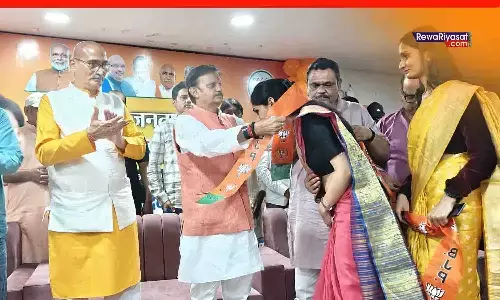 रीवा में सैकड़ों लोग BJP में शामिल – डिप्टी सीएम राजेंद्र शुक्ल बोले, “मोदी जी के नेतृत्व में देश तेजी से आगे बढ़ रहा है”
