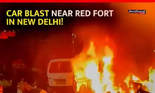 दिल्ली में लाल किले के पास कार ब्लास्ट, 9 की मौत और 24 घायल; दिल्ली-यूपी-मुंबई में हाई अलर्ट दिल्ली में लाल किले के पास कार ब्लास्ट, 9 की मौत और 24 घायल; दिल्ली-यूपी-मुंबई में हाई अलर्ट