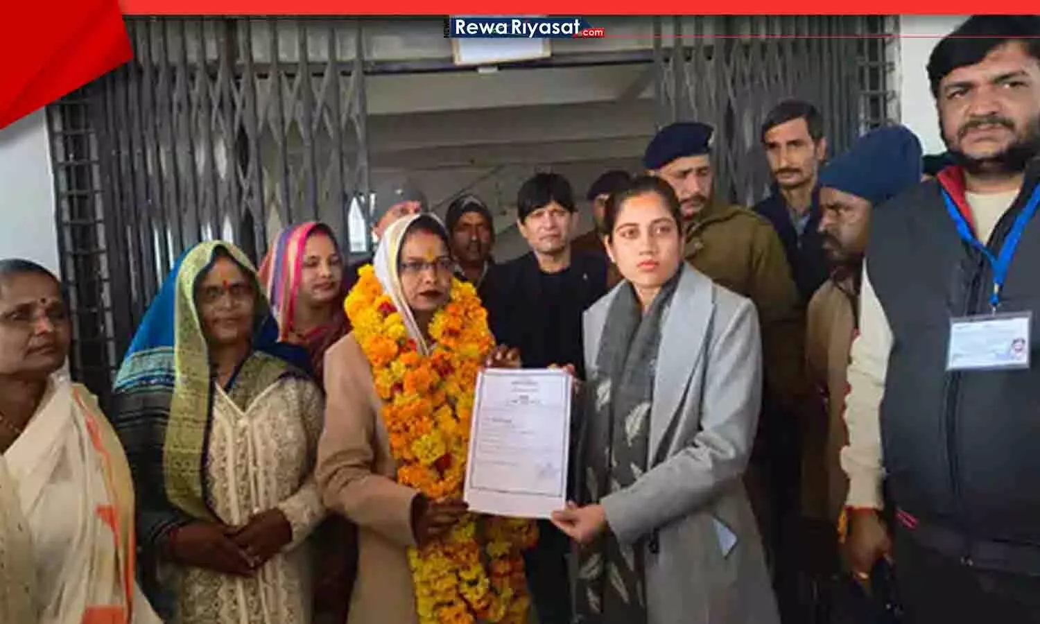 सेमरिया नगर परिषद अध्यक्ष चुनाव: किंग मेकर बनें अभय मिश्र, कांग्रेस प्रत्याशी 746 वोटों से जीती; केपी त्रिपाठी के हाथ लगी मायूसी | Rewa News