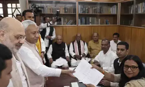 Nitish Kumar Rajya Sabha Nomination: बिहार की राजनीति में हलचल, नीतीश कुमार के राज्यसभा नामांकन के बाद सियासी बयानबाजी तेज