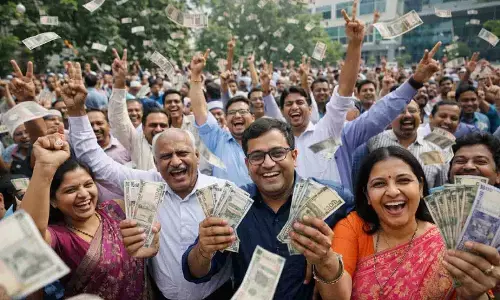 8वें वेतन आयोग और DA बढ़ोतरी पर बड़ी अपडेट।