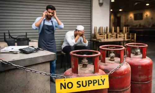 Gas Supply Crisis in India: कई राज्यों में कॉमर्शियल LPG सिलेंडर की किल्लत, होटल और छोटे कारोबारियों की बढ़ी चिंता