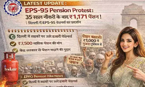 EPS-95 Pension Protest: 35 साल नौकरी के बाद ₹1,171 पेंशन! दिल्ली में EPS-95 पेंशनर्स का प्रदर्शन | EPFO Pension Hike News
