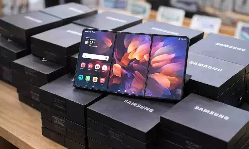 Samsung का डबल फोल्डिंग स्मार्टफोन Galaxy Z TriFold हुआ बंद