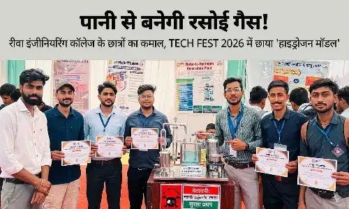 Students at Rewa Engineering College presenting a water-to-hydrogen energy model at Techfest 2026