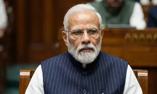 प्रधानमंत्री नरेंद्र मोदी राज्यसभा में पश्चिम एशिया संकट और भारत पर इसके प्रभाव पर बोलते हुए।