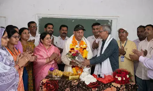 रीवा में शिक्षक का सम्मान: शिवानंद द्विवेदी का सेवानिवृत्ति समारोह भावुक माहौल में संपन्न