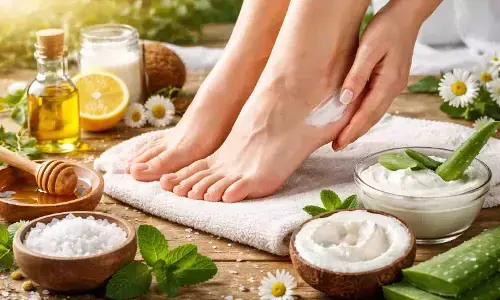 इन 5 असरदार घरेलू उपायों से रातों-रात पैरों को बनाएं कोमल और सुंदर