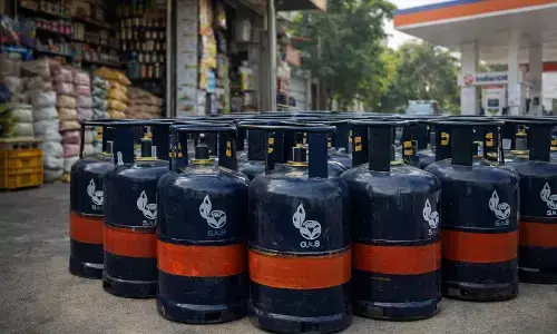 अब किराने की दुकान पर मिलेगा 5KG गैस सिलेंडर, बिना एड्रेस प्रूफ खरीदें अब किराने की दुकान पर मिलेगा 5KG गैस सिलेंडर, बिना एड्रेस प्रूफ खरीदें