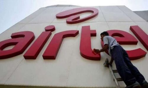 Airtel Offer: एयरटेल धमाका डील ग्राहकों को मिल रहा 6 हज़ार तक का कैशबैक