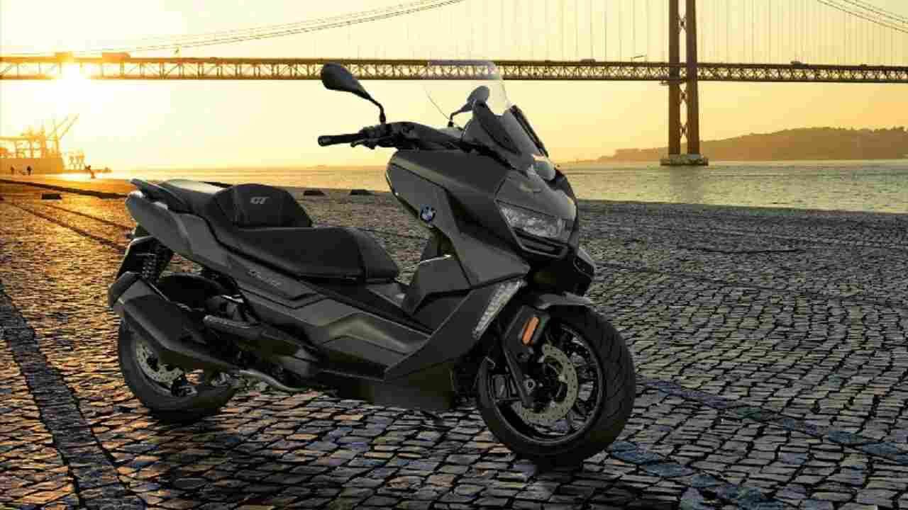 BMW C 400 GT: ऐसा क्या है BMW की स्कूटी में जो इसकी कीमत 10 लाख रुपए है, भारत में लांच हो गई है BMW C 400 GT: ऐसा क्या है BMW की स्कूटी में जो इसकी कीमत 10 लाख रुपए है, भारत में लांच हो गई है