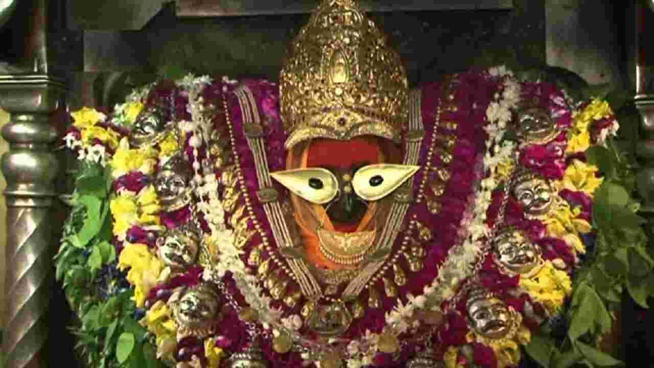 माँ विंध्यवासिनी ने जन्म के बाद विंध्यांचल को अपना घर बनाया था, देवी माँ का श्री कृष्ण से गहरा नाता है